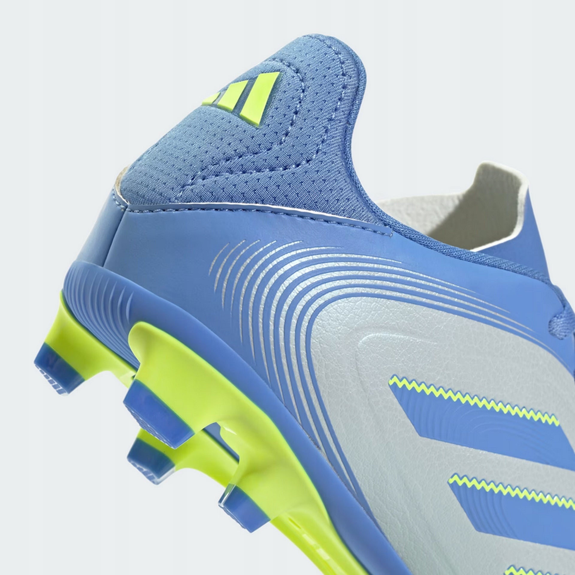 Dziecięce korki adidas Copa Pure II Club FG/MG J IE1198 r. 38 2/3